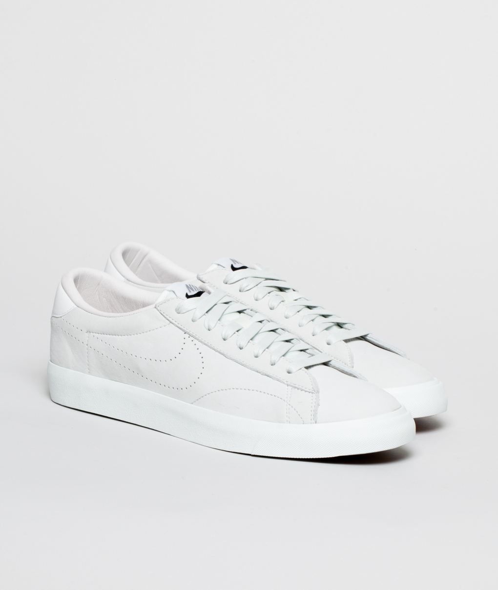nike tennis classic ac prm