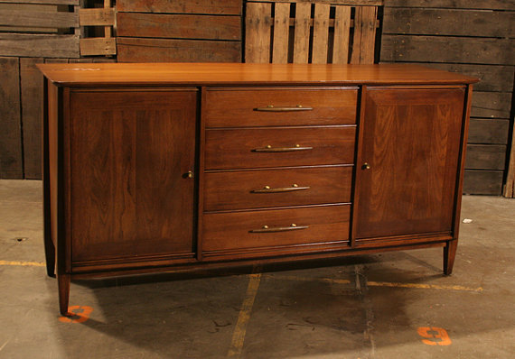 Very Goods Danish Mid Century Modern Credenza Server Tv