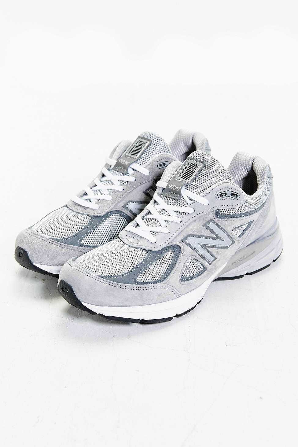 new balance 990 urban outfitter