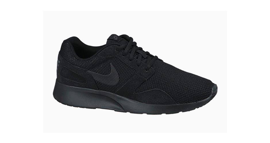 nike total black shoes