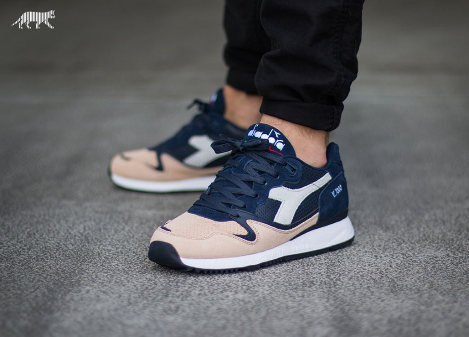 diadora v 7000