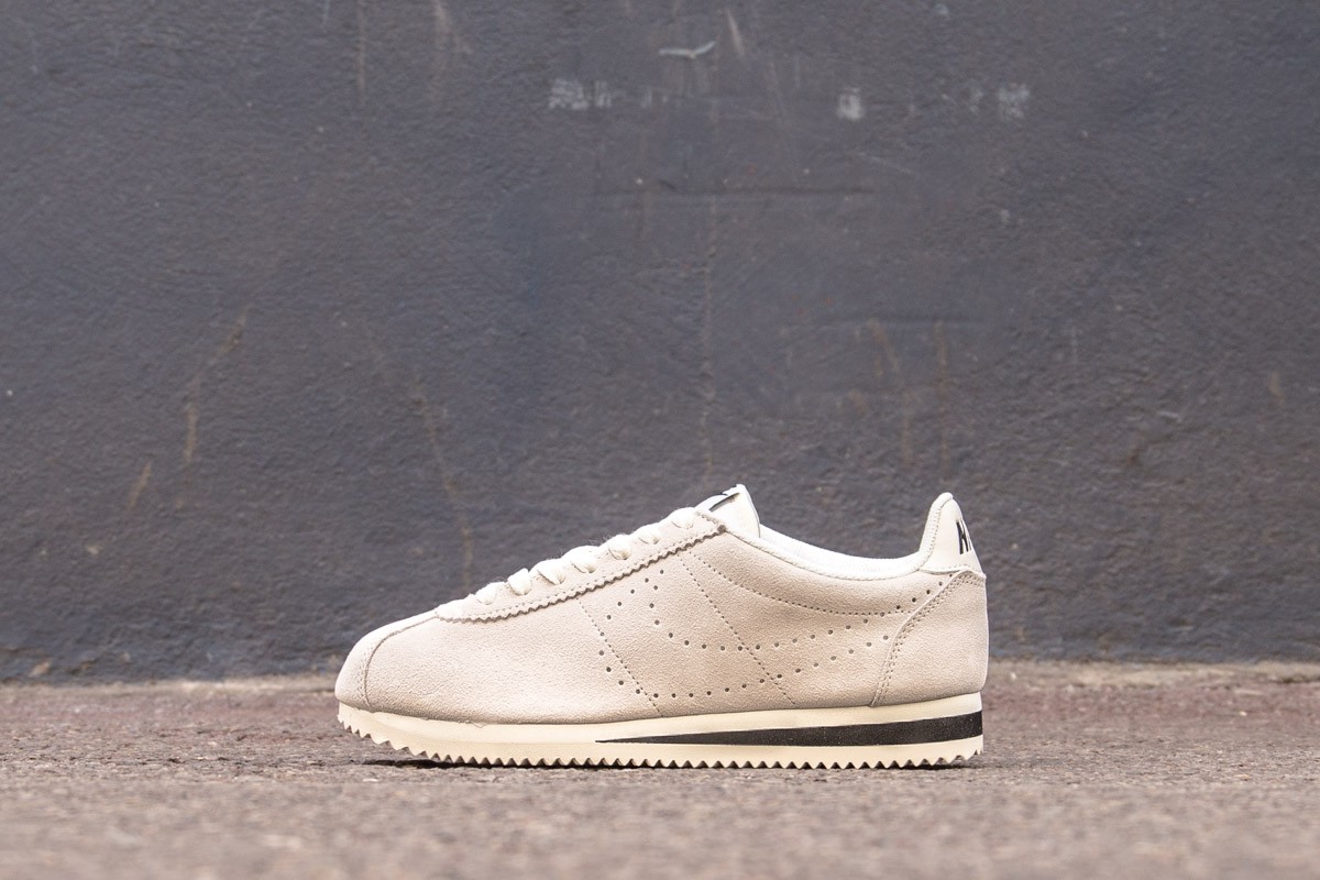 nike classic cortez suede