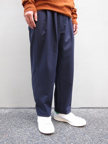 Very Goods | COMOLIコモリ/フラノバックストラップパンツ(NAVY)/happy