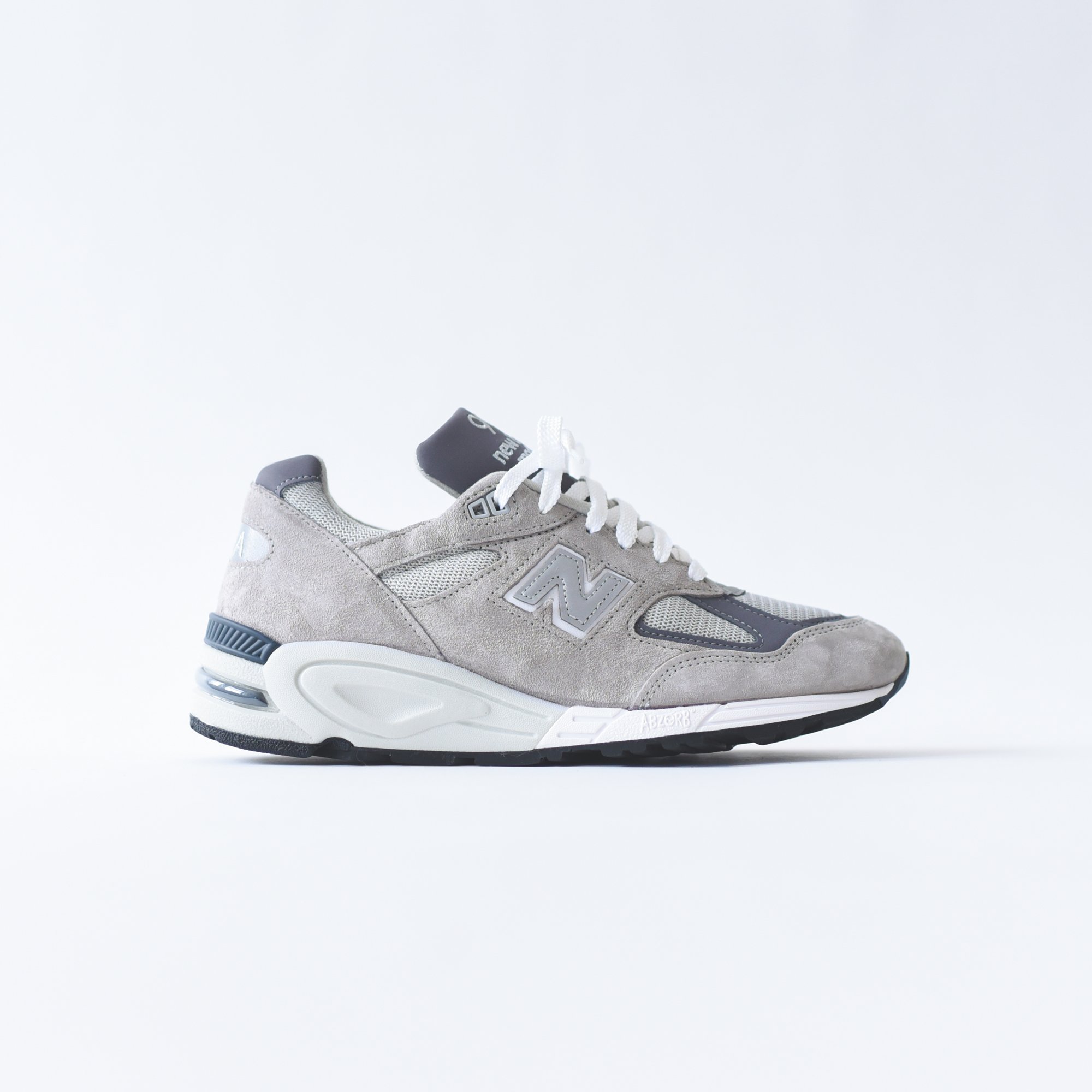 new balance m990 v2 white