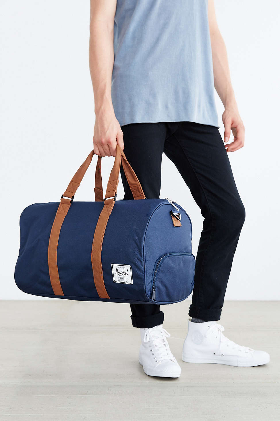 herschel duffle bag urban outfitters