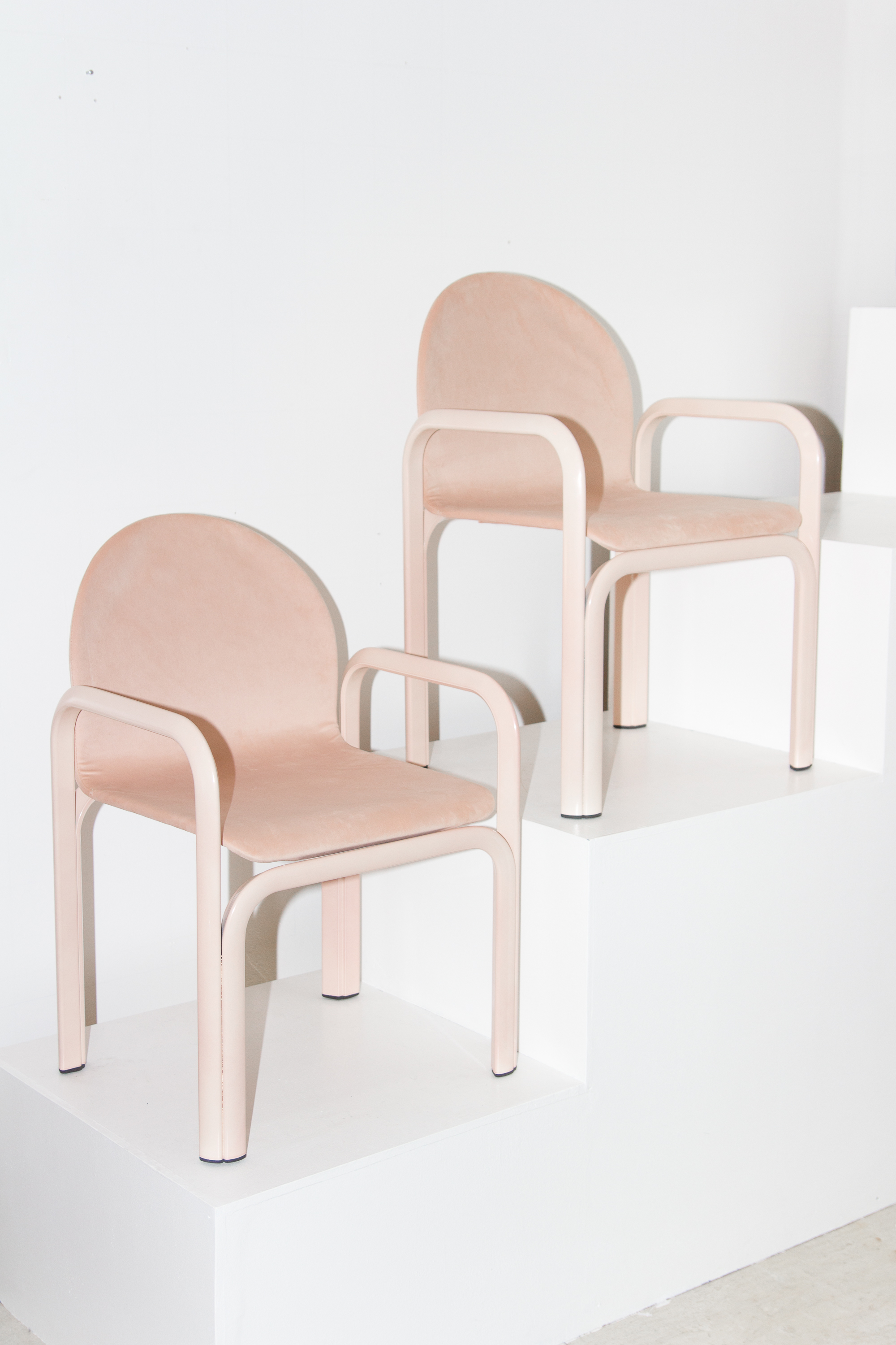 Very Goods Pink Orsay Chairs By Gae Aulenti Bi Rite Studio