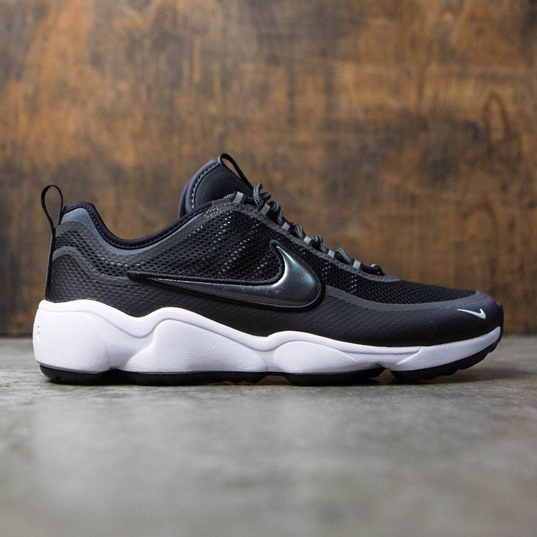 nike spiridon black and white