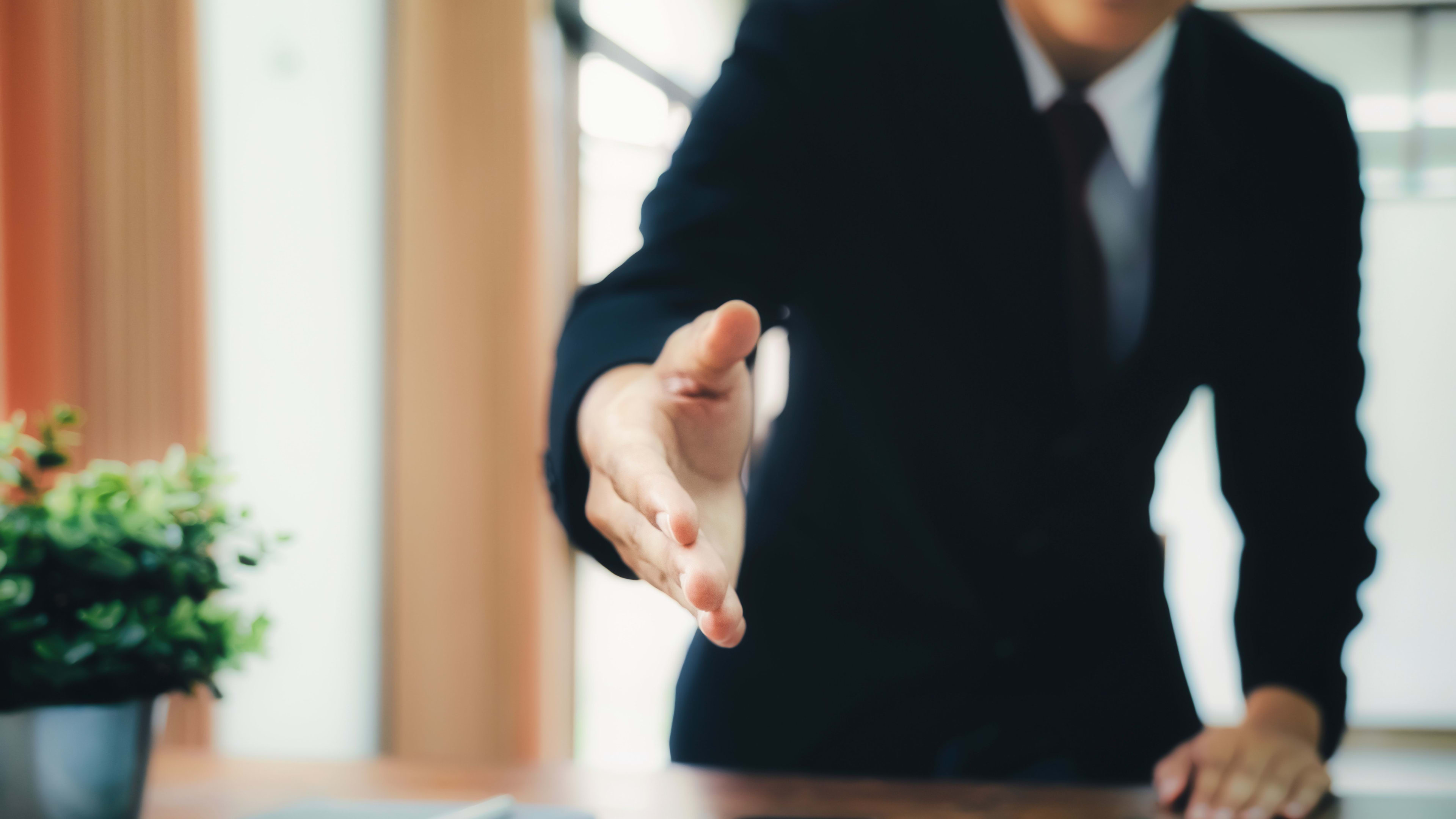 Handschlag einer Beraters von fidro