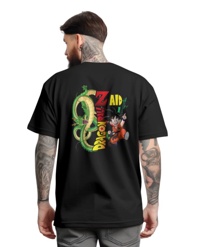 Camiseta negra Dragon Ball Z con estampado colorido de Goku y dragón en la espalda