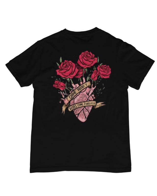 Camiseta negra de algodón 100% con estampado de rosas y frase en la parte posterior