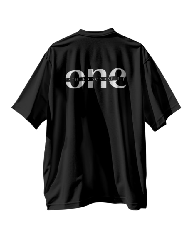 camiseta oversize unisex negra de algodón 100% con diseño en la espalda