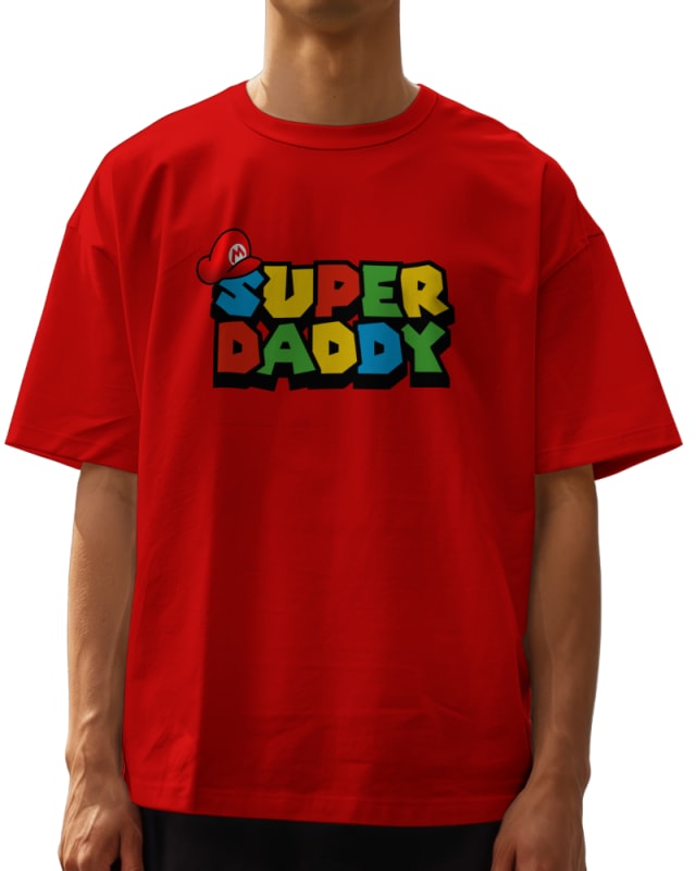 Camiseta oversize roja con estampado colorido "SUPER DADDY" estilo Mario Bros