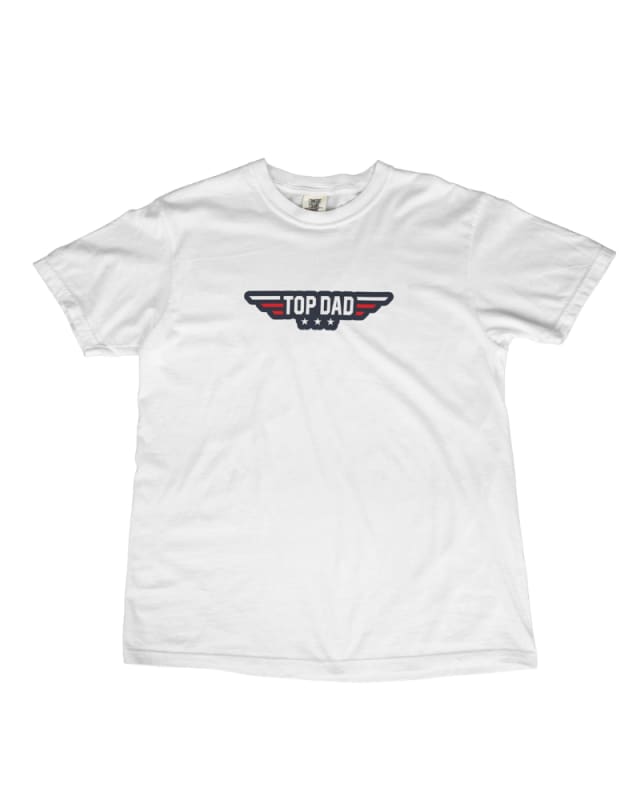 Camiseta blanca con estampado "TOP DAD" en rojo y azul, estilo casual para el Día del Padre