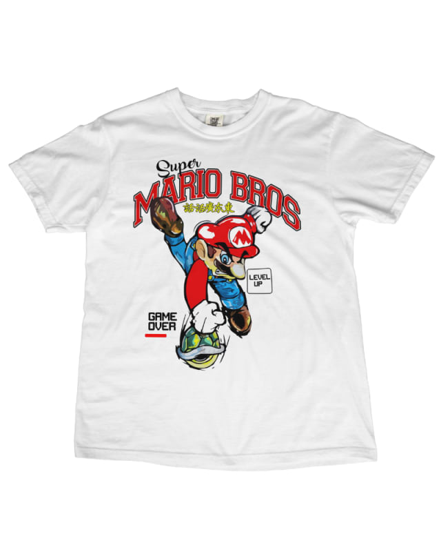 Camiseta blanca de algodón con estampado de Mario Bros en colores vivos y texto gráfico