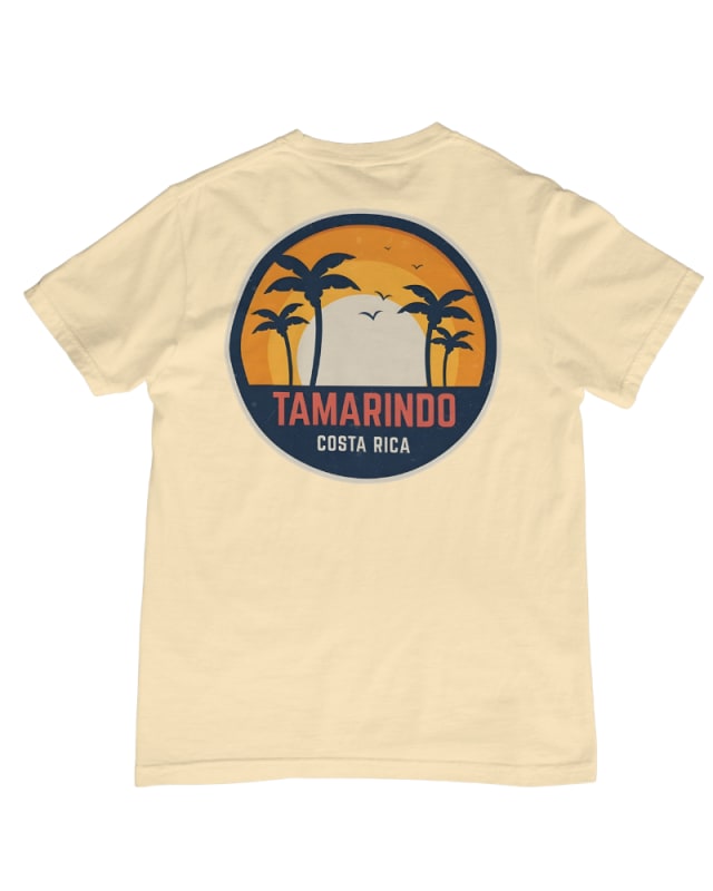 Camiseta de algodón 100% color crema con estampado de Tamarindo, Costa Rica y palmeras