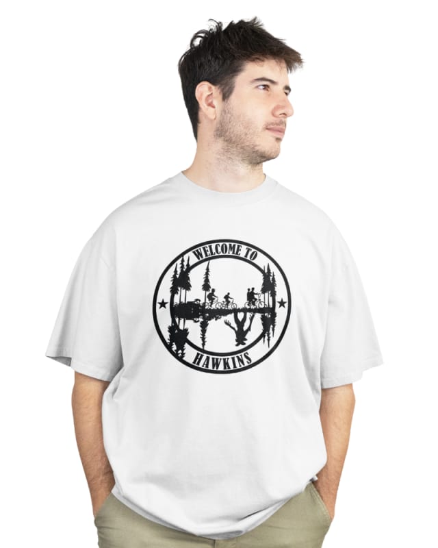 Camiseta oversize blanca de algodón con estampado negro de Stranger Things