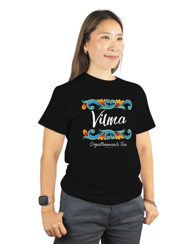 Camiseta unisex negra con diseño colorido y texto personalizable "Vilma"