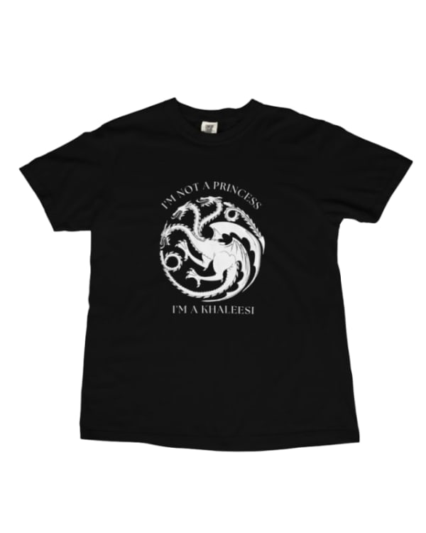 Camiseta negra de algodón con diseño de dragón y texto "I'm not a princess, I'm a Khaleesi"