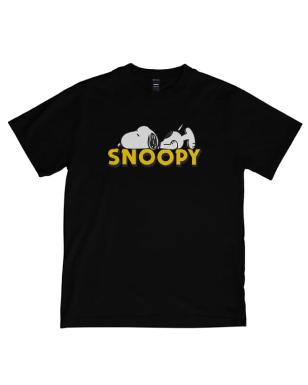 Camiseta negra de algodón 100% con estampado de Snoopy en color blanco y amarillo