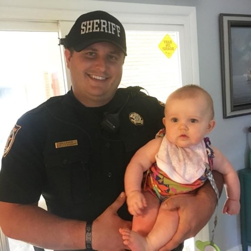 Officer Swain came by yesterday to steal some baby loven!
.
.
.
#supporttheboysinblue #babyem #sheriffdeputy #okalossacounty #panhandlefishingcharters