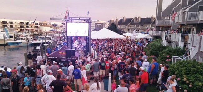 Day 1 of the White Marlin Open did not disappoint. Big Crowd, Multiple White Marlin, and Blue Marlin coming to the scales with minutes to spare. Capt. Brandon Speilman and crew on the Reel Direct currently have a tuna worth $320,000. Get Reel's "fish tale" included a 7 hour battle with a 790 lb blue marlin. #WMO #Fishing #FinandField #Marlin #Tuna