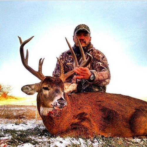 Hunting adventures take some planning! Give Racknine Outdoors a call for your deer or turkey hunts. 844-445-4168. #Hunting #Deer #Turkey #FinandField