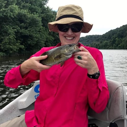 Great father and daughter trip, introducing them the Mr. Bronzeback.#susqguide #keystonesmallies #scottrods #scientificanglers