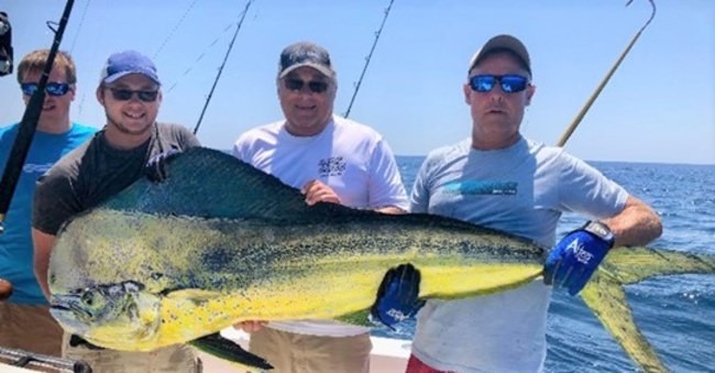 This 72.8 pound Monster Mahi broke a 34 year old Maryland state record. #Wow #Mahi #Fishing #Maryland #FinandField