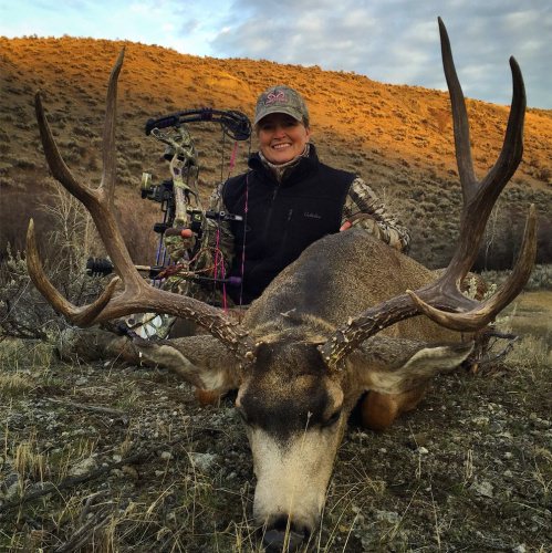 Nice mule deer for Vicki. #Hunting #Washington #MuleDeer #FinandField #OutdoorChannel