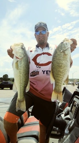Had a few good ones in the Future of Bass with my Dad today we had a lot of fun we did well but our other two fish were to small to win the event it was a 4 fish limit. We had one squeaker that we just could not rid of. It's all good when you can spend your day bass fishing with your dad.