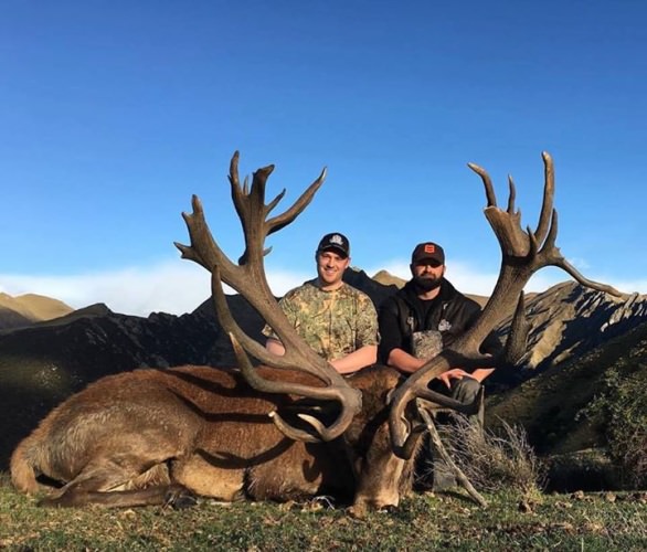 Can you believe the rack on this monster? Book your hunting adventure at www.finandfield.com. 

#FinandField | #BookAHunt | #Hunting | #Adventure | #Trophy | #MarkMartineau