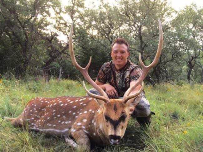 Who is ready for a hunting adventure? Plenty of trips available in Texas! Visit www.finandfield.com. #Hunting #TX #FinandField