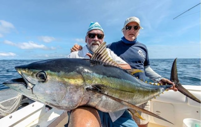 Capt Wild Bill cleaning up the #YFT with Sport Fish Panama Island Lodge Check them out on Fin & Field http://bit.ly/2bEBjoA
#FinAndField #Fishing #Yellowfin #SportFishPanamaIsland
