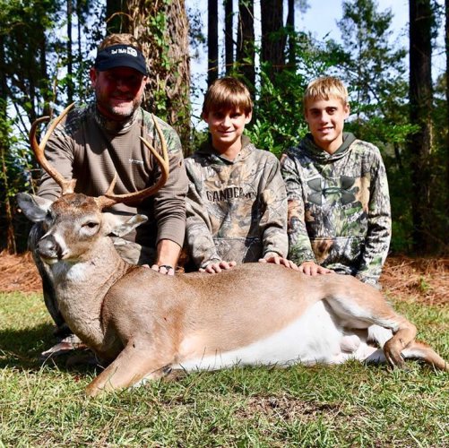 Alan killed his personal best buck this morning with this heavy 6 point. He was lucky enough to have his son, Blake, with him. #redblufflodge #scdeerhunting #familyhunting