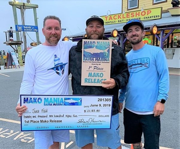 Ruff & tuff fishing but "Just Fold" with Capt. Willie Zimmerman & Crew took home 1st place in the Bahia Marina Mako Mania tournament in #OCMD. #Shark #Fishing #Mako #OC #BahiaMarina #FinandField