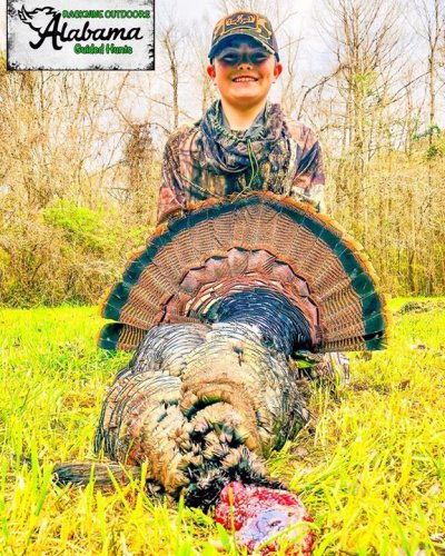 Congrats to Eli of NC getting his 1st Turkey with us here at RACKNINE OUTDOORS in Alabama!! 10in beard 1 1/8 spur and 3/4 on the other spur which was broken.  He was definitely a fighter!!! #turkeyhunting #1stturkey #gobblegobble #racknine