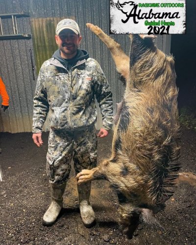 Big Congrats to @kurtzechiel  on his 128lb Sow from Racknine in Alabama!! #hoghunting #alabamahoghunting #racknine