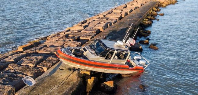 Caption This! #TrainingExerciseGoneWrong #Boating #TX #CoastGuard #GoesWhenEveryoneNeedsThem