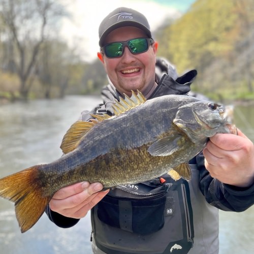 Awesome day with Tim and Tyler of Norvice @nor_vise. Love the spring time bite.
@sageflyfish @rioproducts @hydedriftboats @susqguide  #keystonesmallies #smalliesonthefly #juniatarivervalley #suquehannariver