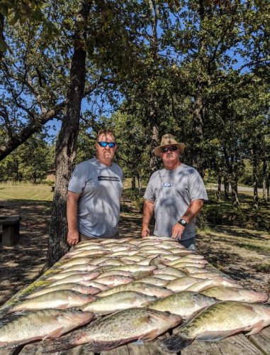Billy and Greg with our day 2 action, We dang near hit the century mark today could have easily had a 3 man limit but threw back some for next year. Had a great two days with you guys. Thanks for your repeat business year in year out. Dead sticking was the key to getting a bite today, Always fun trying to figure these suckers out. #bonestixcrappierods.