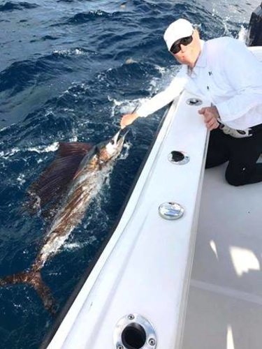 Looking for a fishing adventure? Fly Navarro says Bouncer's Dusky 33 of Fly Zone Adventures can hook you up! Call Capt. Bouncer at 888-688-1913 or visit http://bit.ly/2kGo5dB. 

#Fishing | #FlyZone | #BouncersDusky | #Florida | #USA | #FinandField