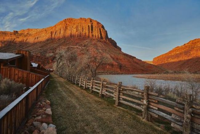 Are you looking for a hunting or fishing trip? Visit www.finandfield.com to find your next adventure. #FYNA #FinandField #Hunting #Fishing