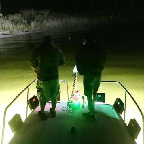 Beautiful evening for some Bow fishing!
.
.
.
#cajunbowfishing #carolinaskiff #bowfishing #charter #destinflorida #panhandlefishingcharters