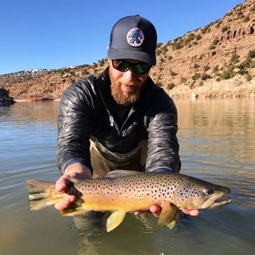 BLUE SKY, BROWNS & BOWS - Perfect winter fishing conditions here in northern New Mexico last week. Couldn't ask for a better day for a busman's holiday/guides day off!
<•><•><•><•><•><•><•><•><•><•>