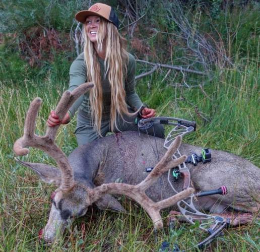 Bravo to Bridget Fabel on her Muley!
#FinandField #Bowhunting #Hunting