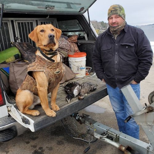 Clint with a couple riders this morning. Dexter got his first trip on the ocean and did great. #drakealanticflywaynorth #drakewaterfowl #drake #ducksunlimited #diverduckhunting #duckdog #duckhunting #seaducks #noreastergamecalls #cornerstonegundogacademy #eider #maineguide