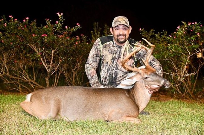 What a fun group of guys!  They shot at some big ones, but didn’t get them. They battled mosquitoes, wasps, and frogs!  In the end Michael killed his first buck and Sonny killed his first hog. #redblufflodge #ineedabeer #scdeerhunting #scnighthoghunting @ Red Bluff Lodge