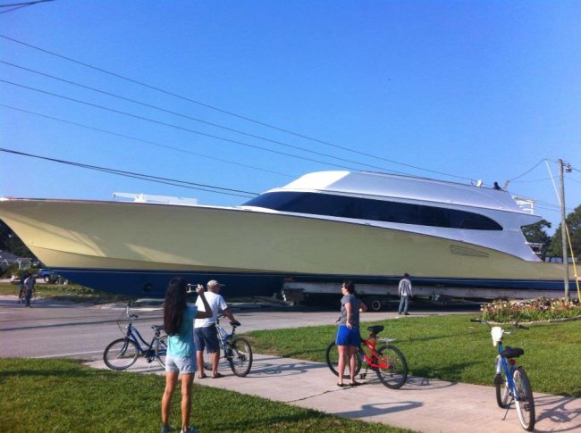 Must be the camera angle....Right? #Fishing #GuyHarvey #JimSmithTournamentBoats #FinandField