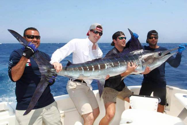 Who wants to go fishing in Cabo? Looks like an awesome time on Blue Sky Cabo #BookACharter #Fishing #Cabo #FinandFIeld