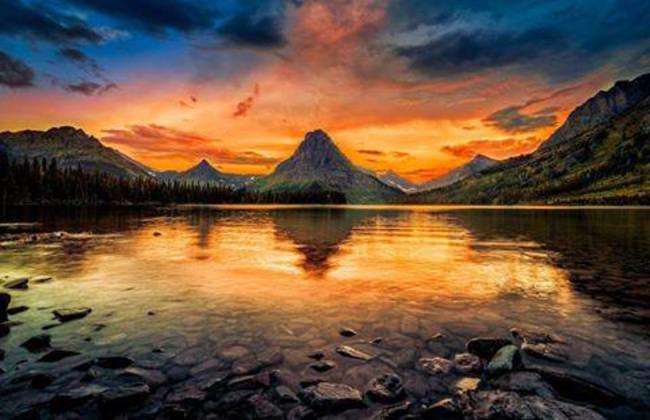 Where do you think this breath taking view is? Send your photos to myadventures@finandfield.com  #FnF #FinandField #OutdoorAdventureTrips #DreamBig2016